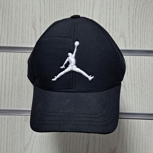 Шапка с козирка Michael Jordan в черен цвят, Унисекс